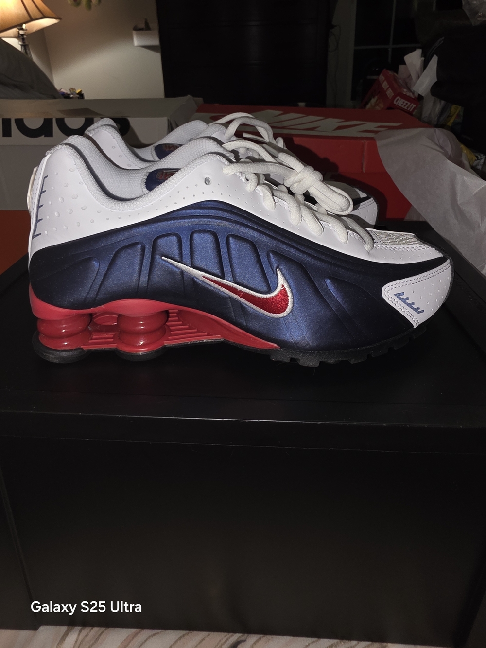 Nike Shox R4 Navy White Red Blue Sneakers. New In Box No Lid. 4Y/5.5W